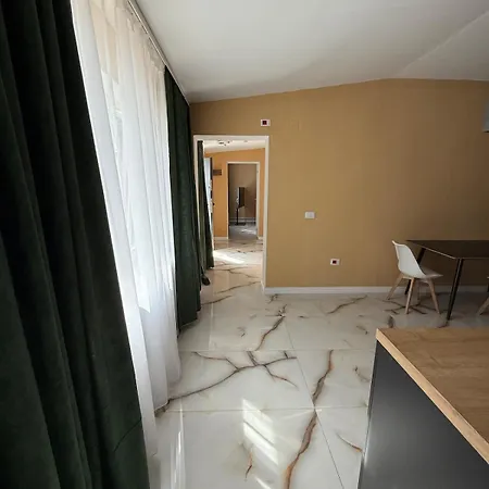 Apartment 2 Curte Parcare Privata Centru Craiova